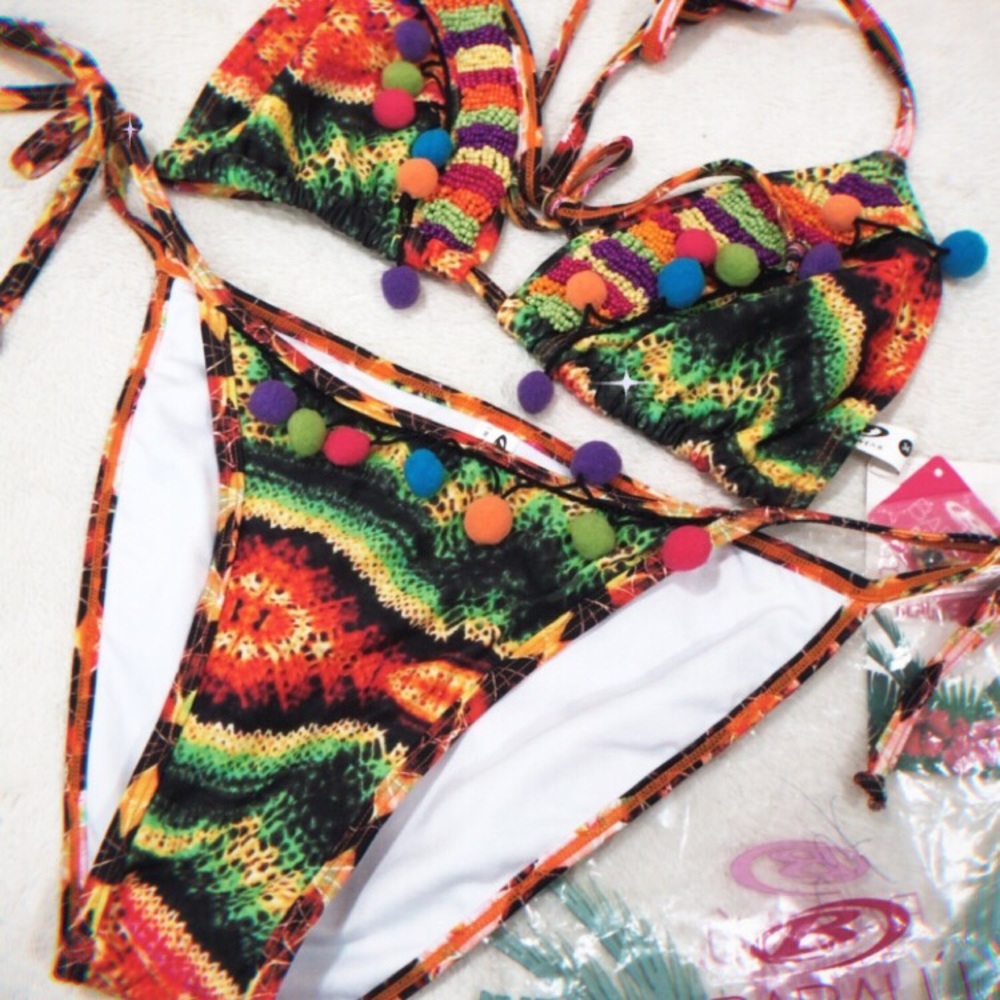 Bathing suits - Picture 2 of 6